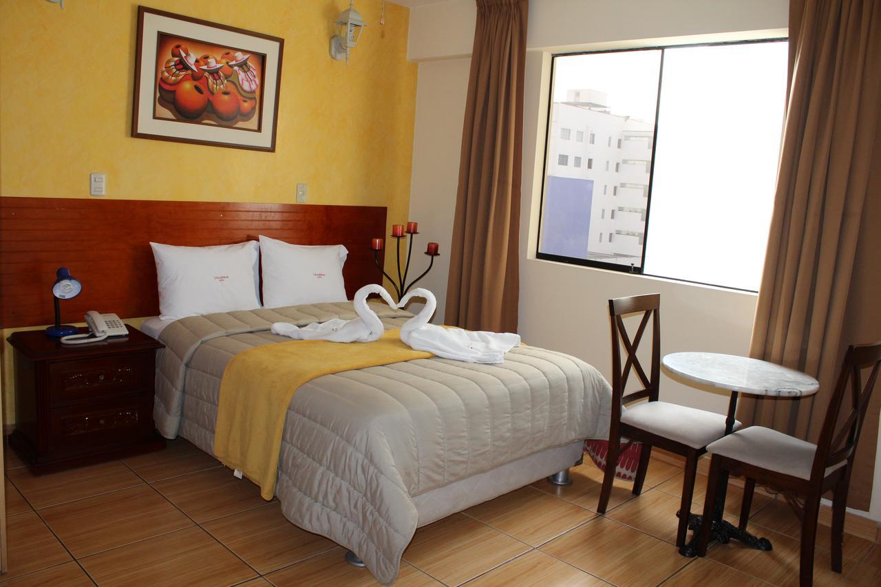 El Farolito Hotel 3*